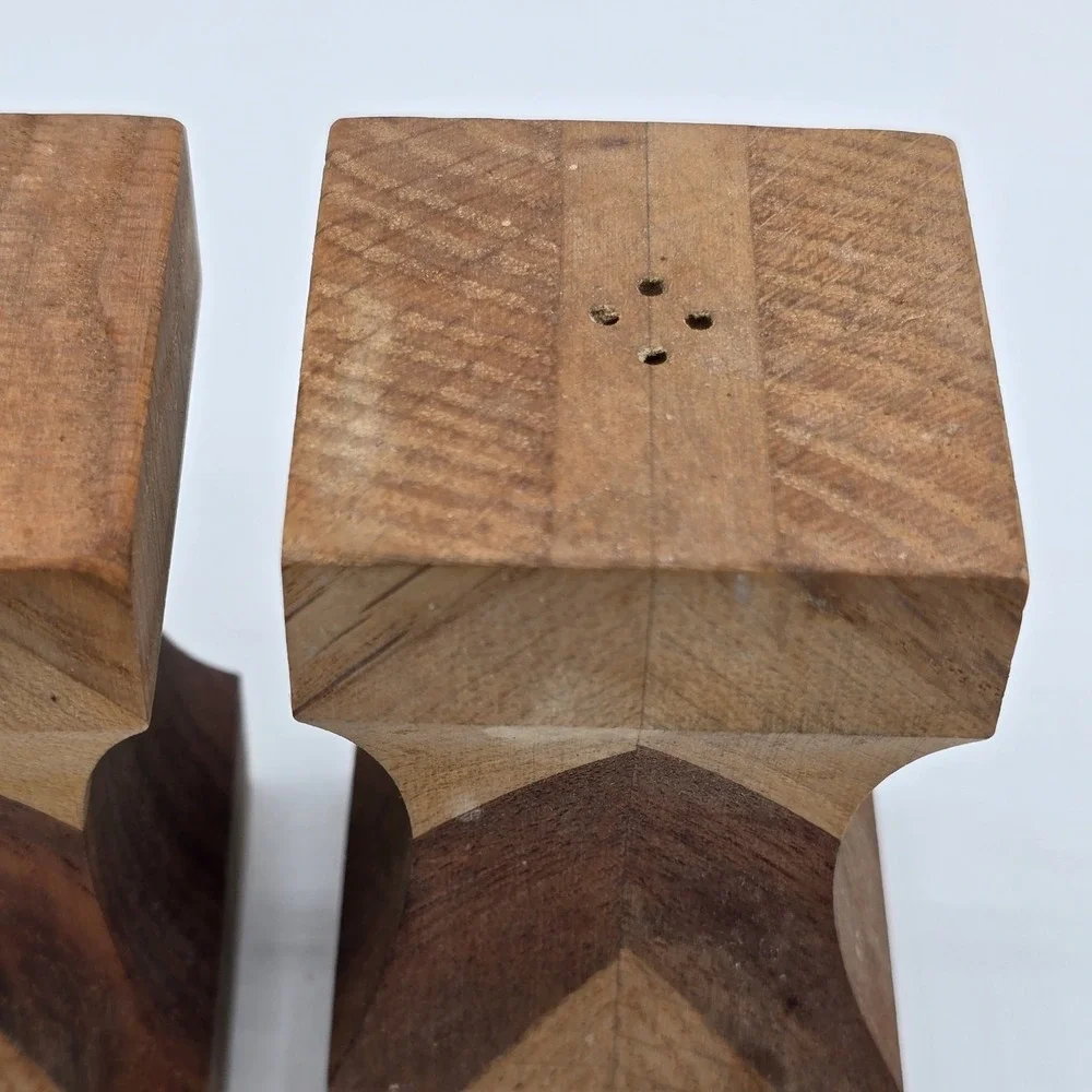 Vtg Wooden Salt &‎ Pepper Shakers MCM Mixed Woods Arrow Pattern Wood